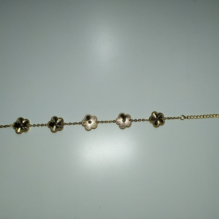 Pulsera trebol de cinco hojas oro