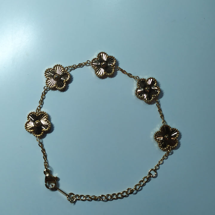 Pulsera trebol de cinco hojas oro